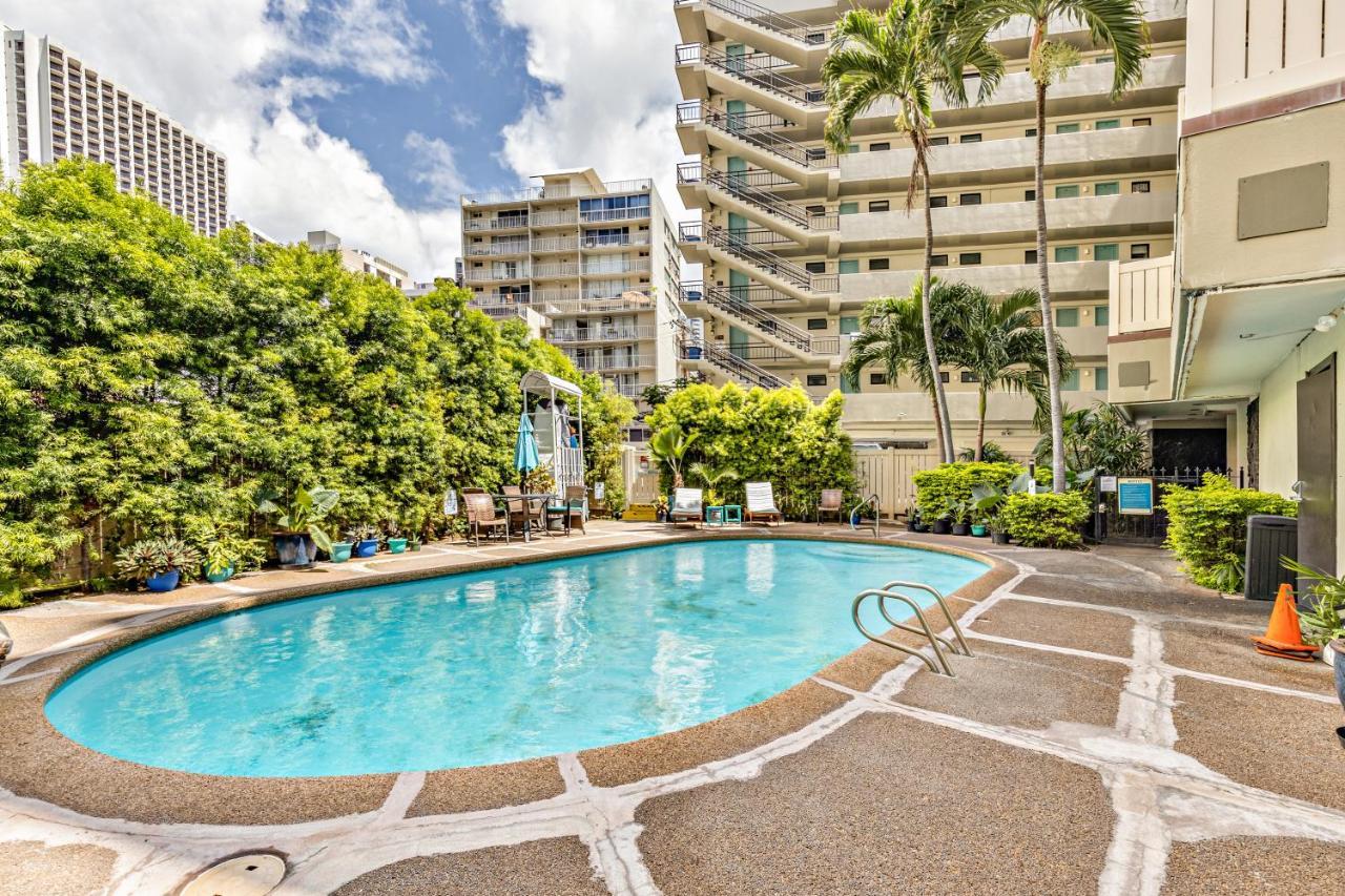 Inviting Waikiki Grand Hotel Room One Block To Beach! Гонолулу Экстерьер фото